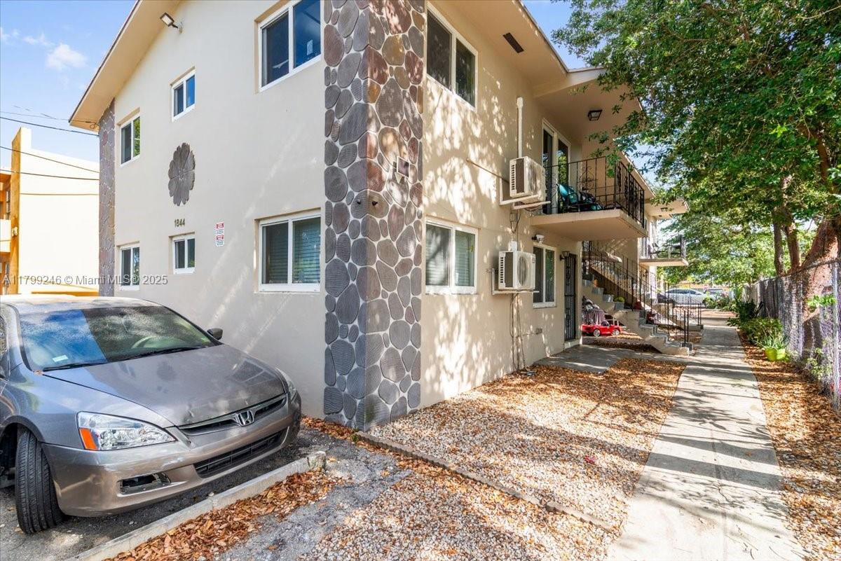 1844 NW 19th St