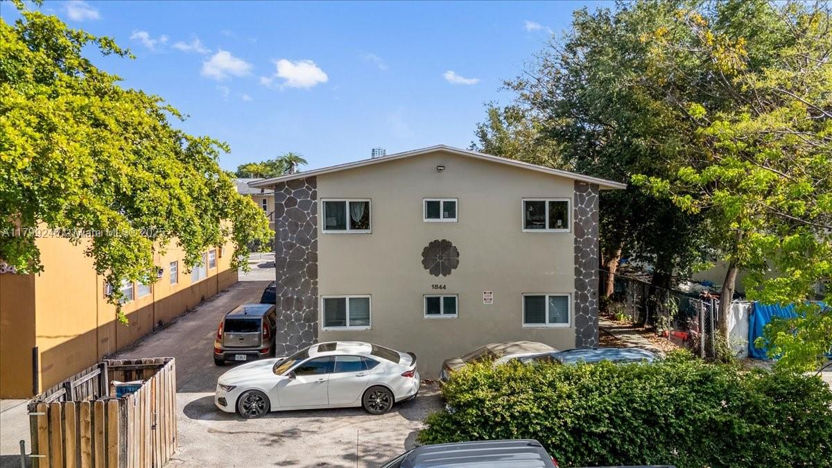 1844 NW 19th St