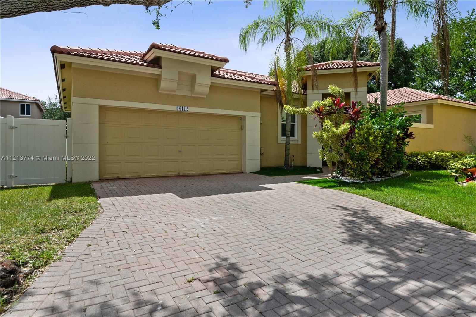 EMERALD COURTS-OPAL CREEK - Residential Lease