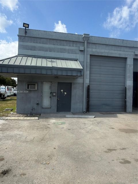 8181 NW 91st Ter Medley FL 33166