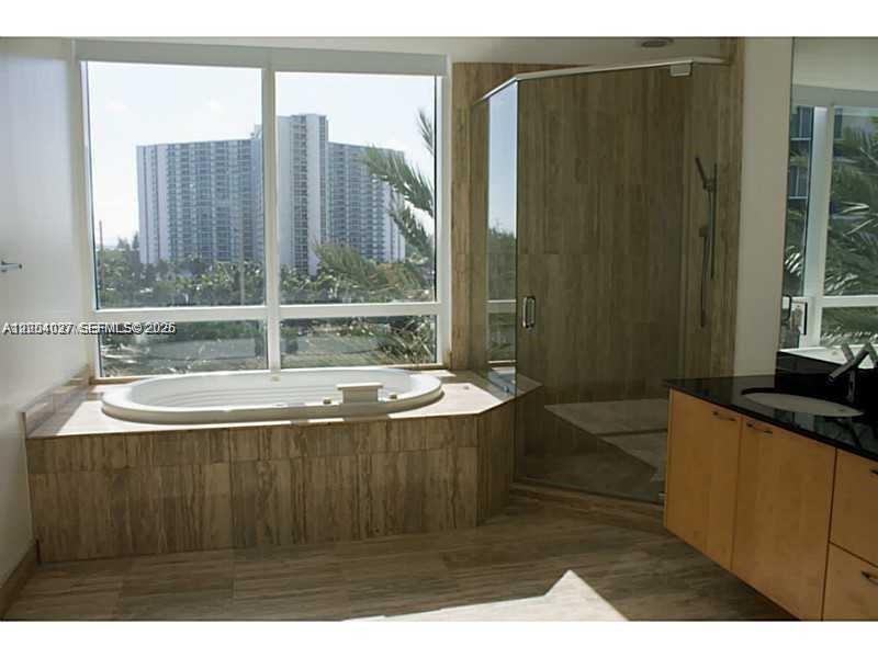 16001 Collins Ave 406