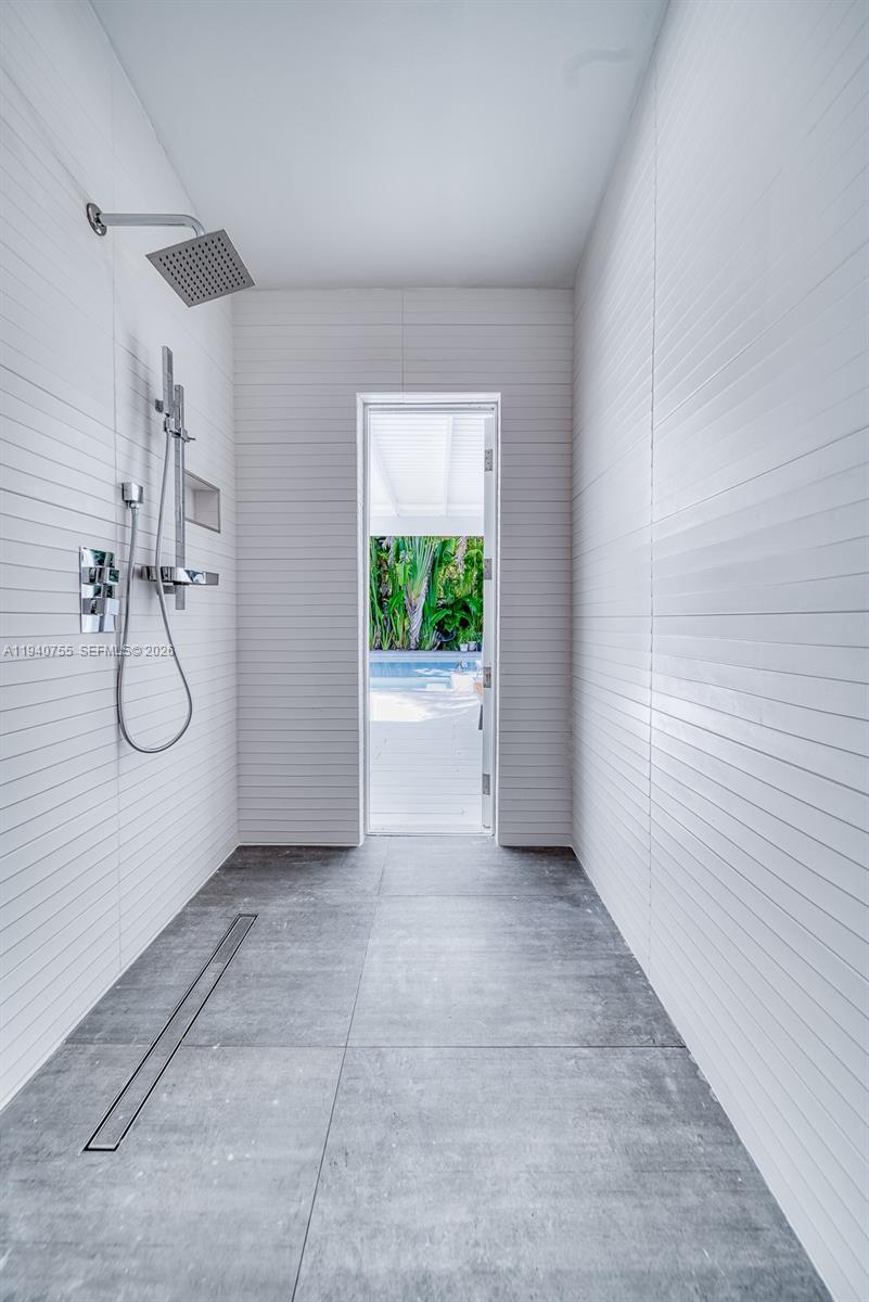 WORD SUB - Residential Lease