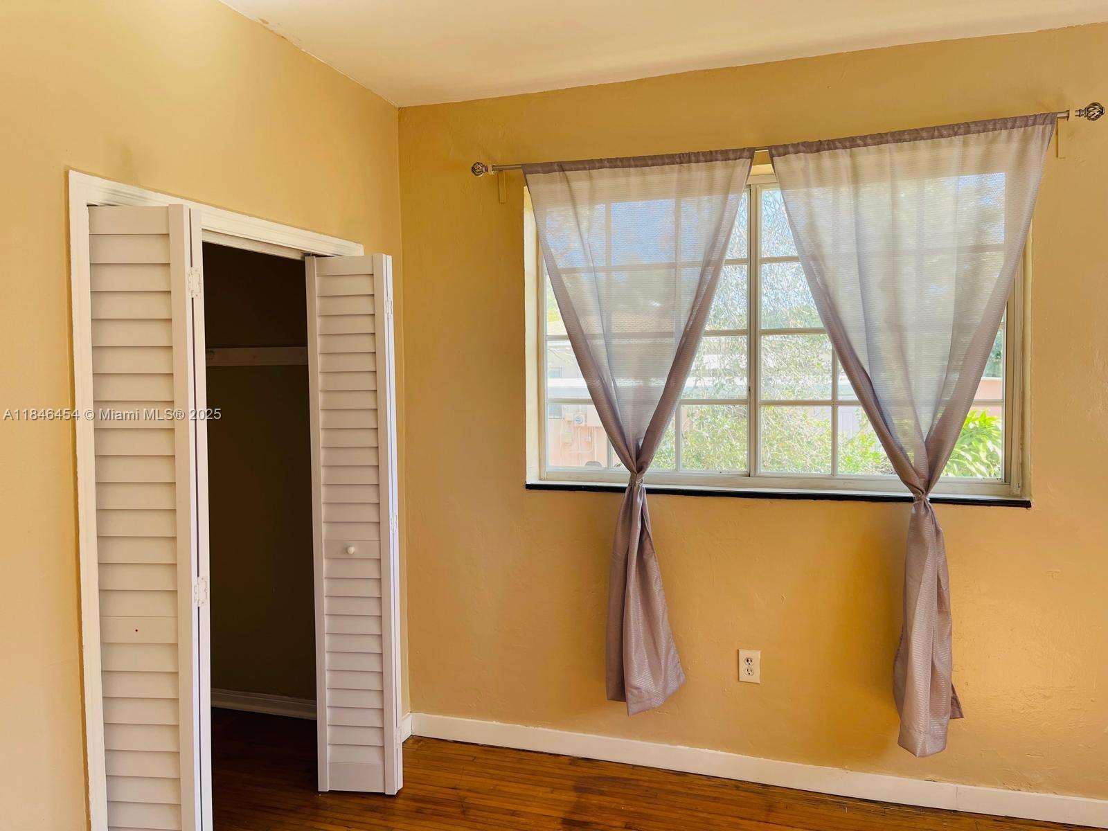 ARCH CREEKS ESTATES - Residential Income