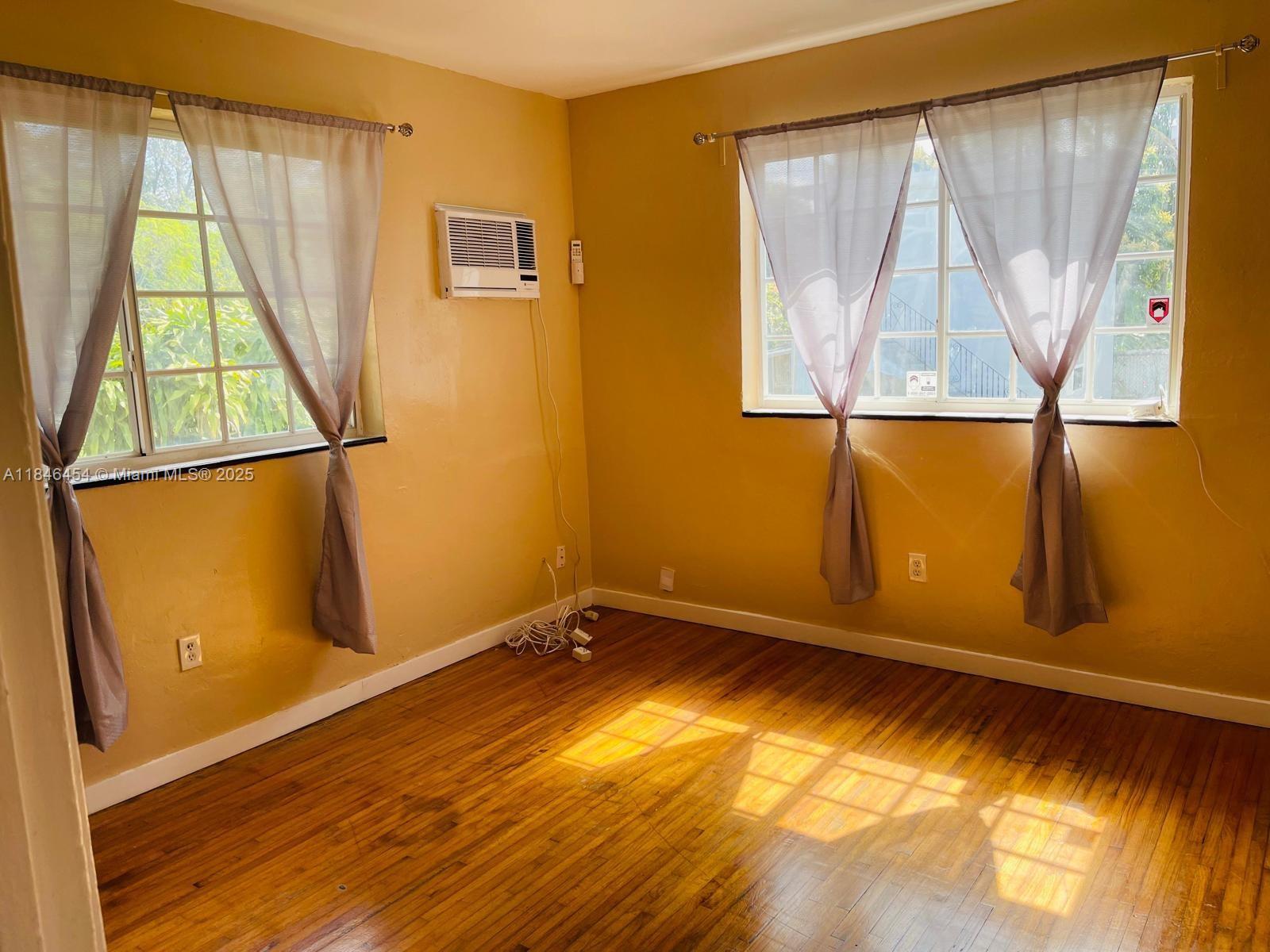 ARCH CREEKS ESTATES - Residential Income