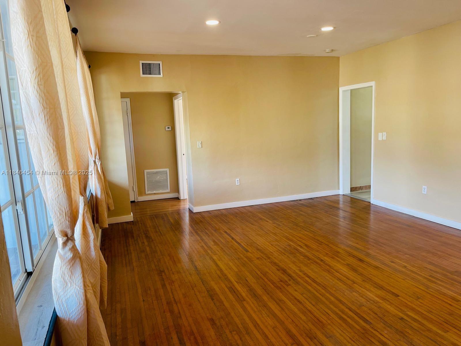 ARCH CREEKS ESTATES - Residential Income