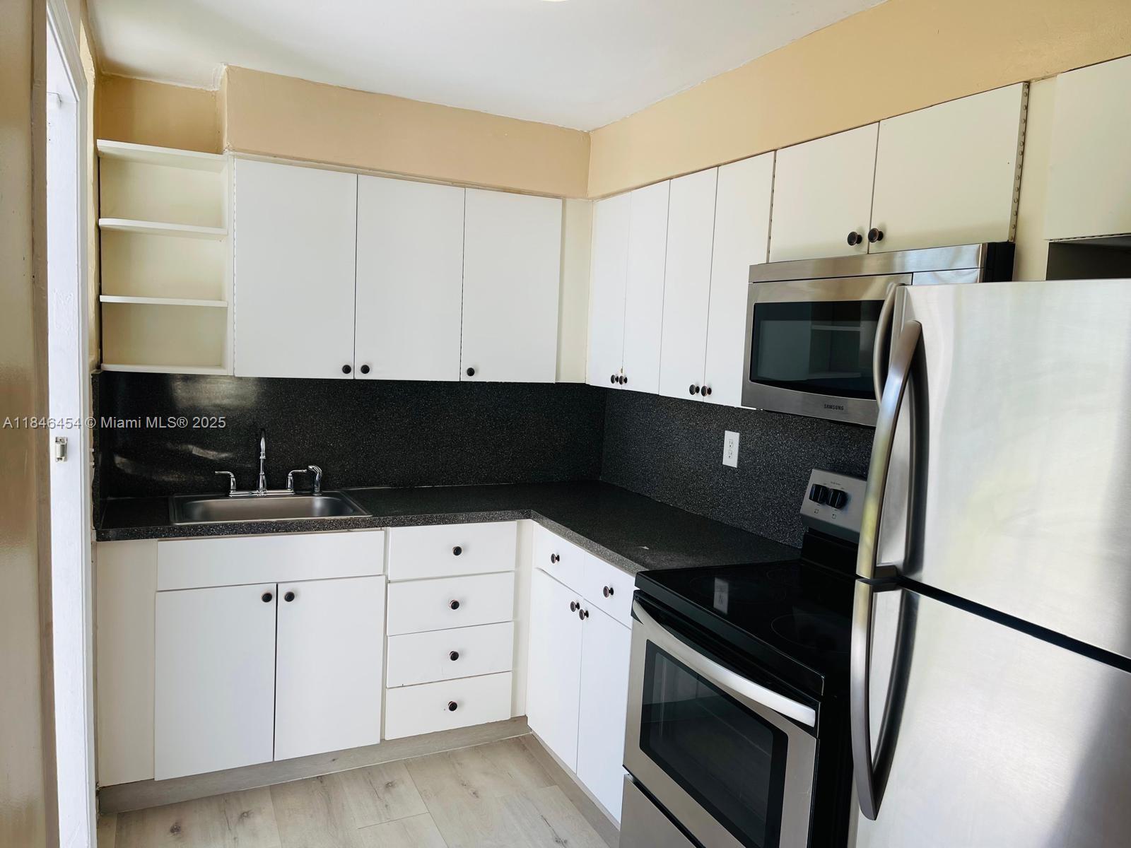 ARCH CREEKS ESTATES - Residential Income