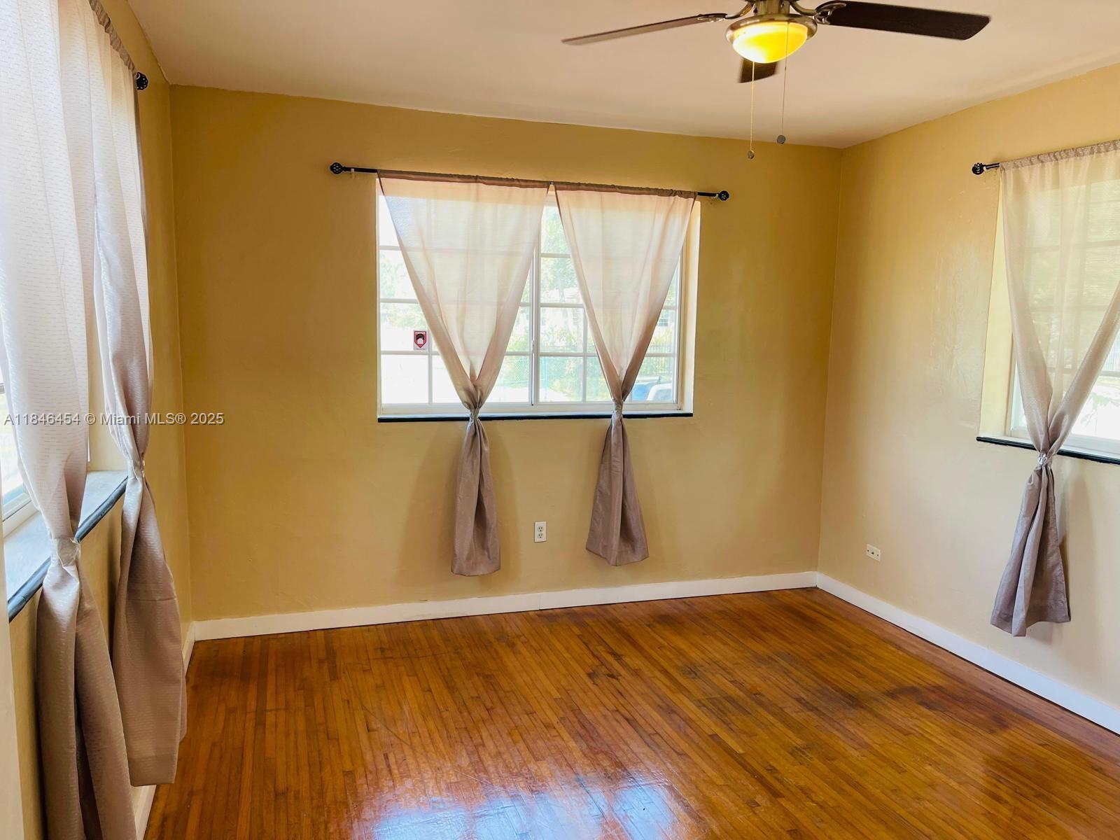 ARCH CREEKS ESTATES - Residential Income