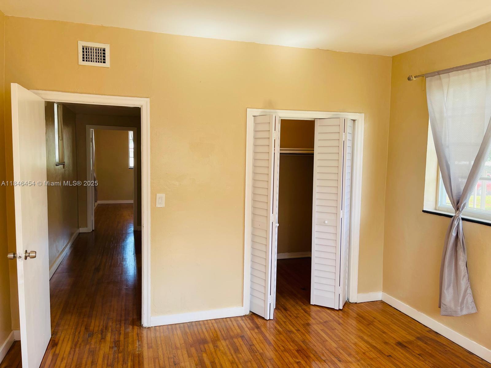 ARCH CREEKS ESTATES - Residential Income