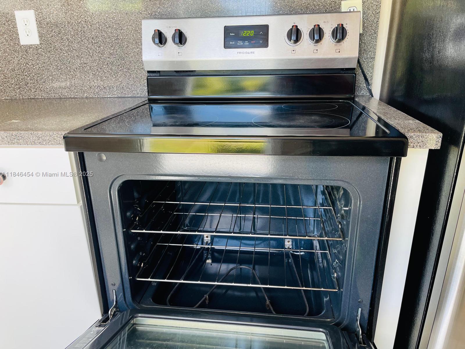 ARCH CREEKS ESTATES - Residential Income