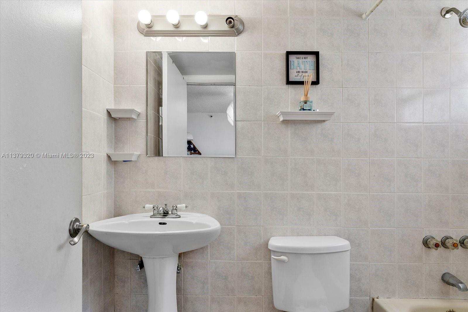 INDIAN CREEK CL MARINA CO - Residential