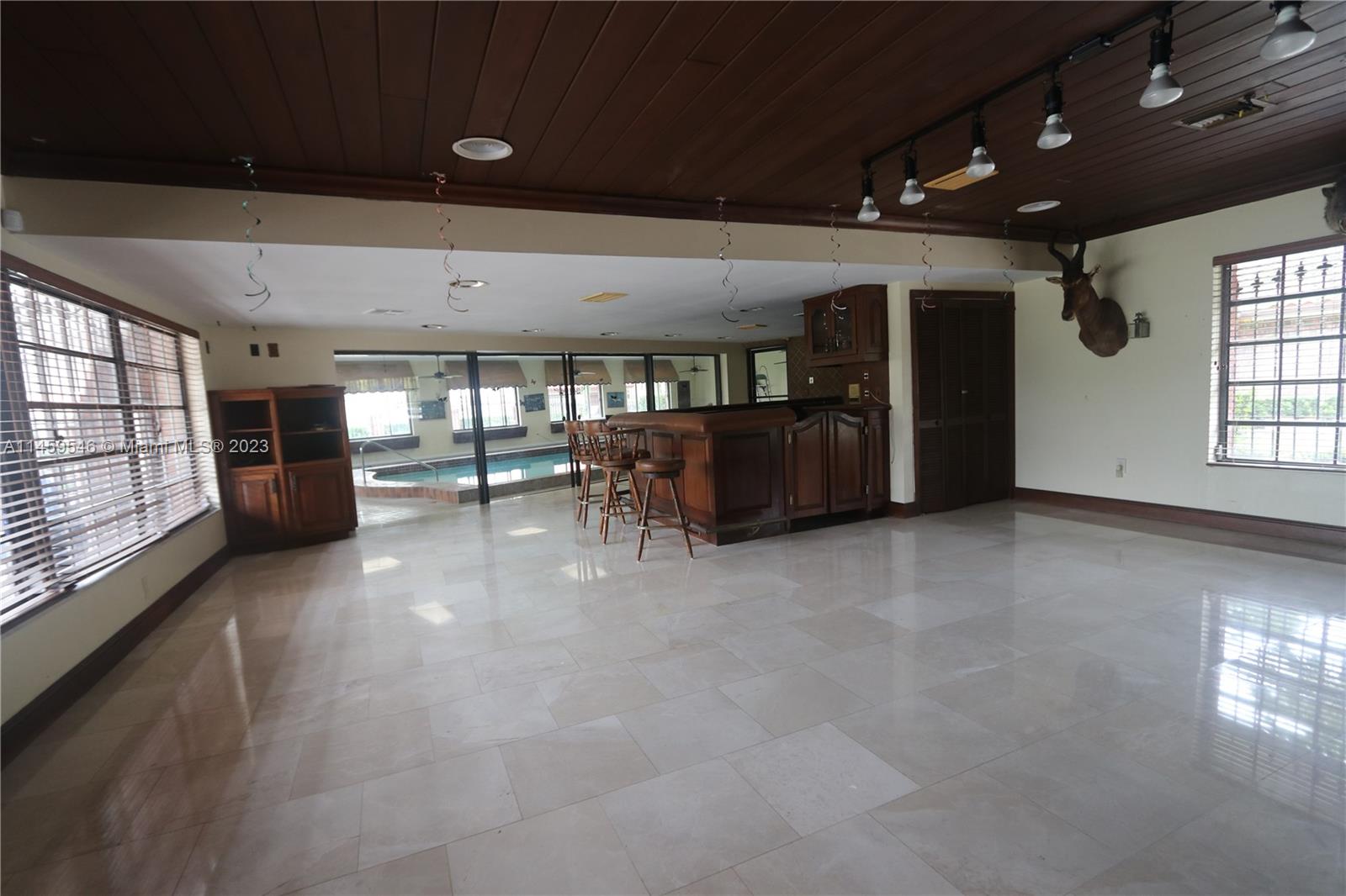 MIAMI LAKES LOCH LOMOND E - Residential