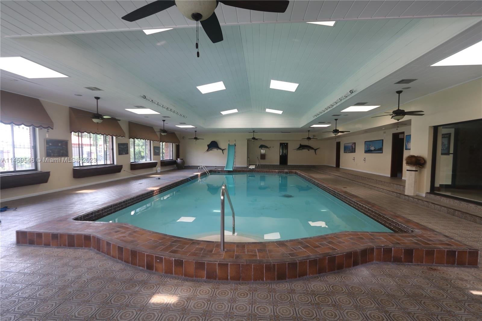 MIAMI LAKES LOCH LOMOND E - Residential