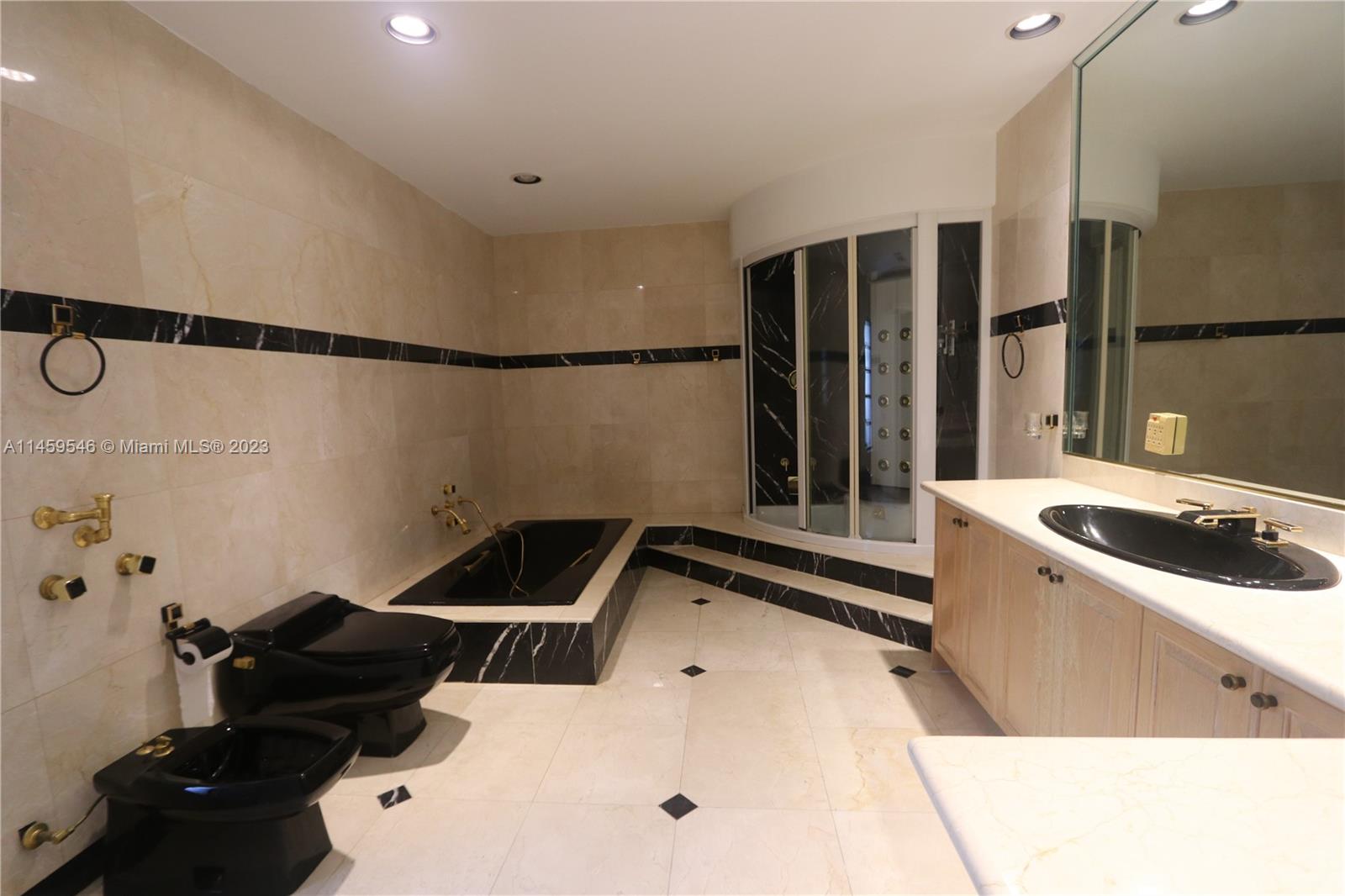 MIAMI LAKES LOCH LOMOND E - Residential