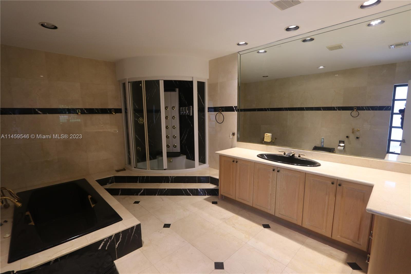 MIAMI LAKES LOCH LOMOND E - Residential