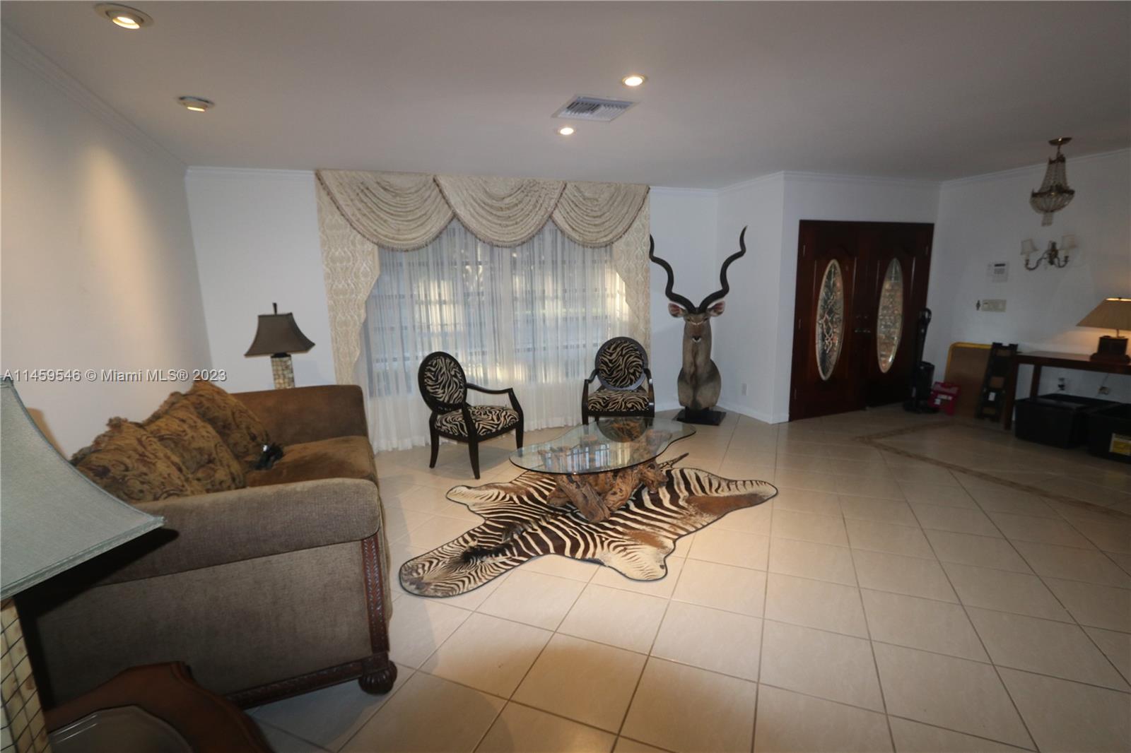 MIAMI LAKES LOCH LOMOND E - Residential