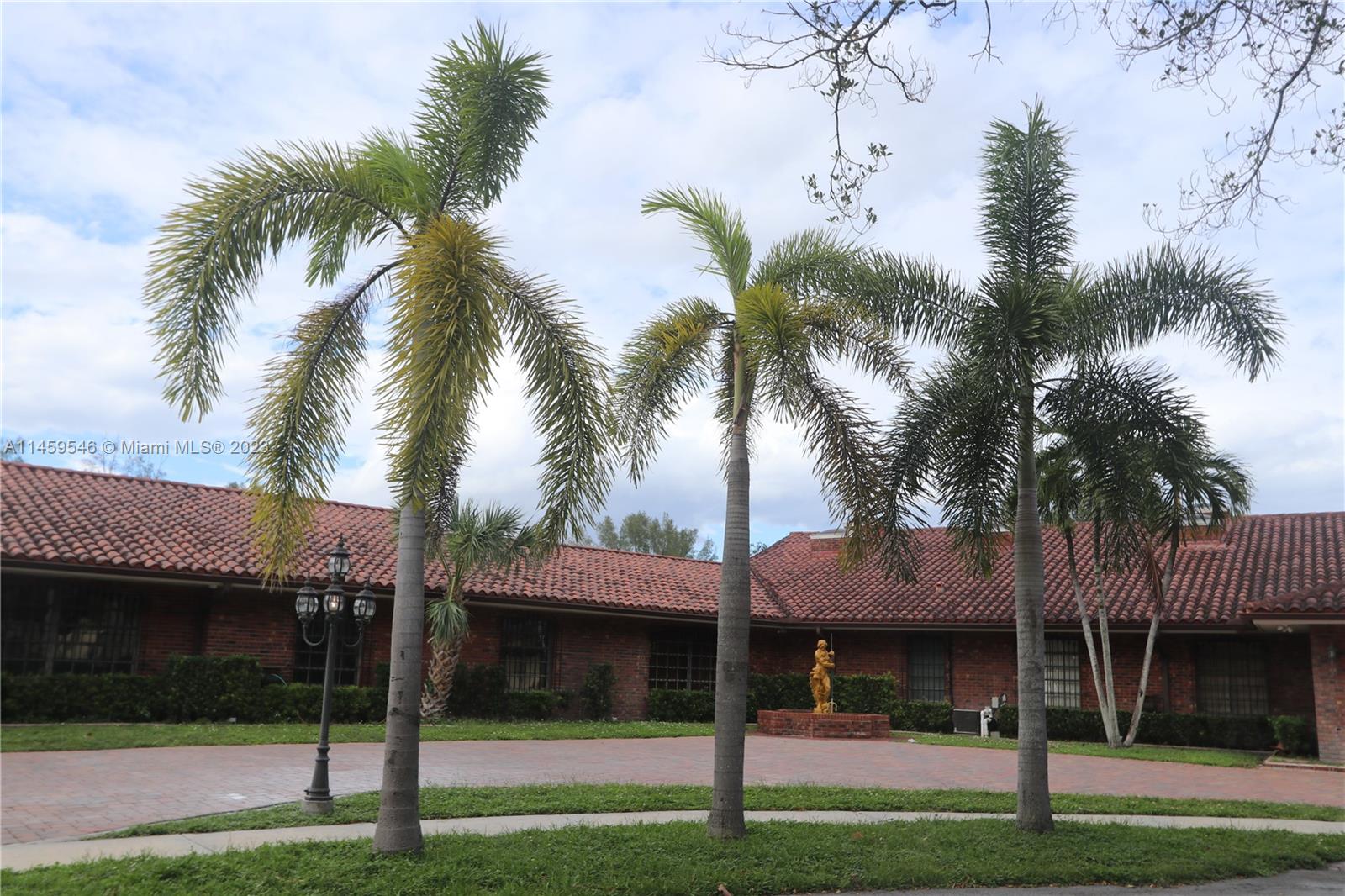 MIAMI LAKES LOCH LOMOND E - Residential
