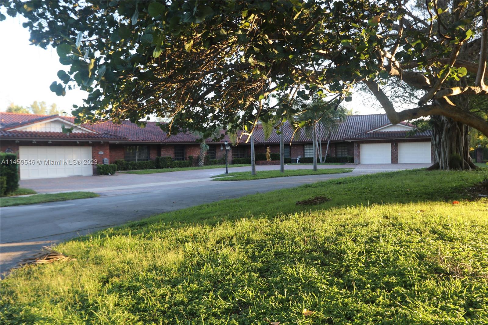 MIAMI LAKES LOCH LOMOND E - Residential