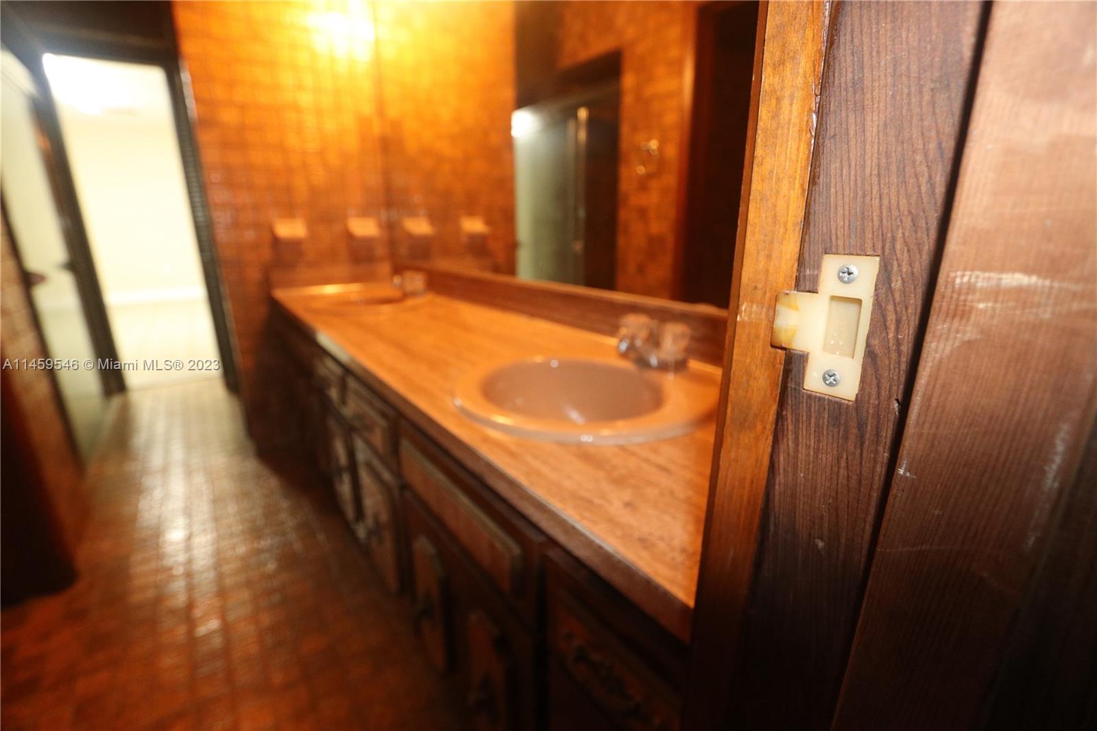 MIAMI LAKES LOCH LOMOND E - Residential