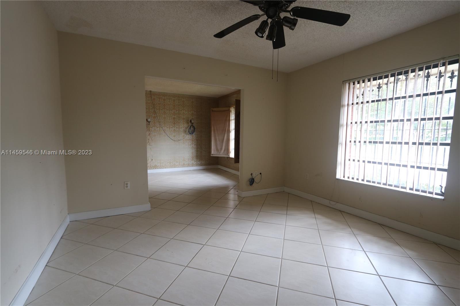 MIAMI LAKES LOCH LOMOND E - Residential