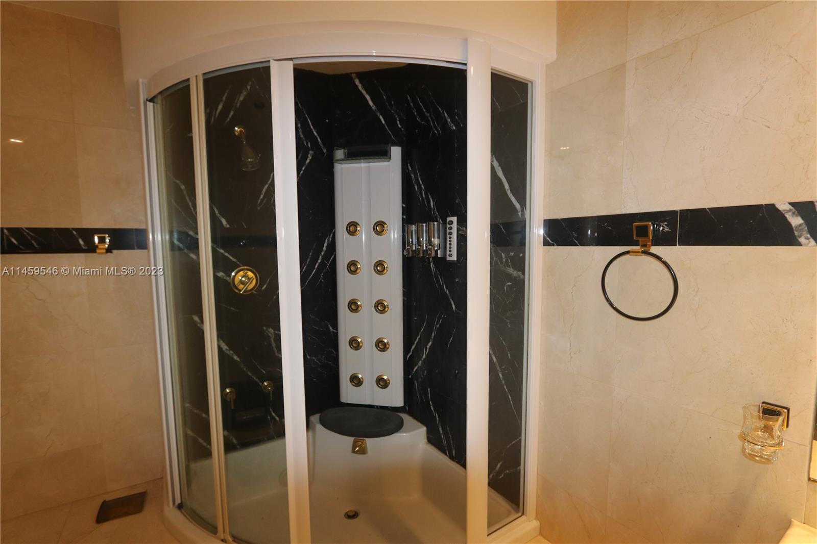 MIAMI LAKES LOCH LOMOND E - Residential