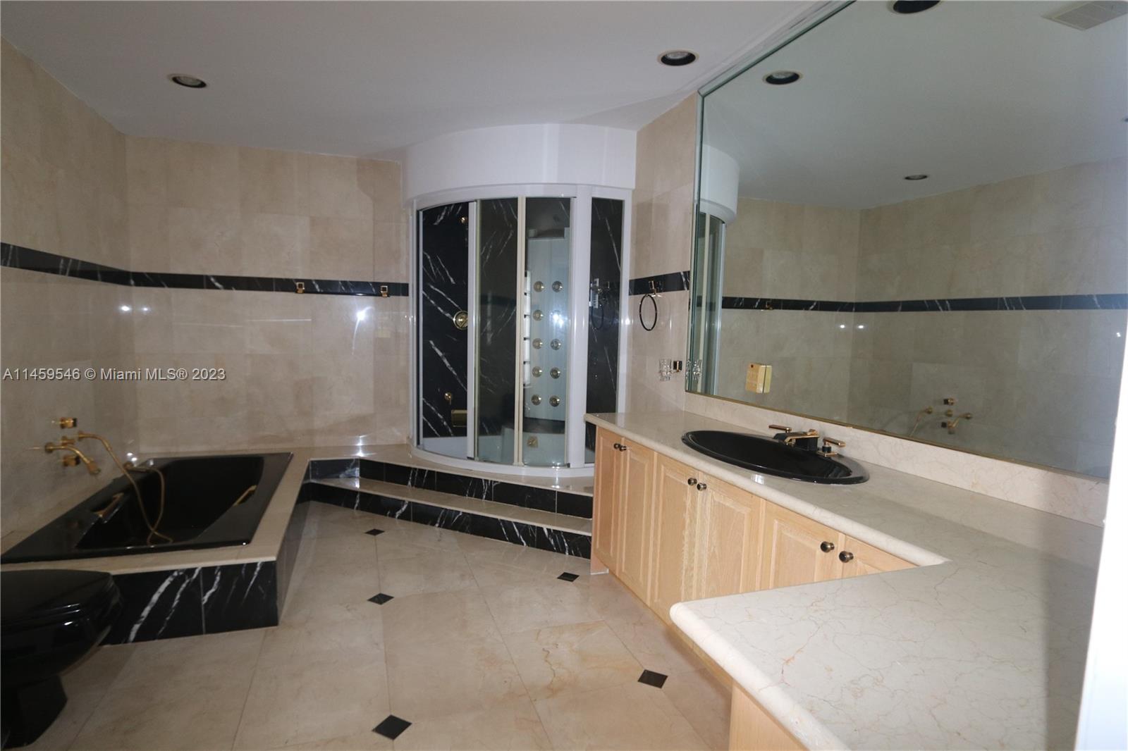 MIAMI LAKES LOCH LOMOND E - Residential