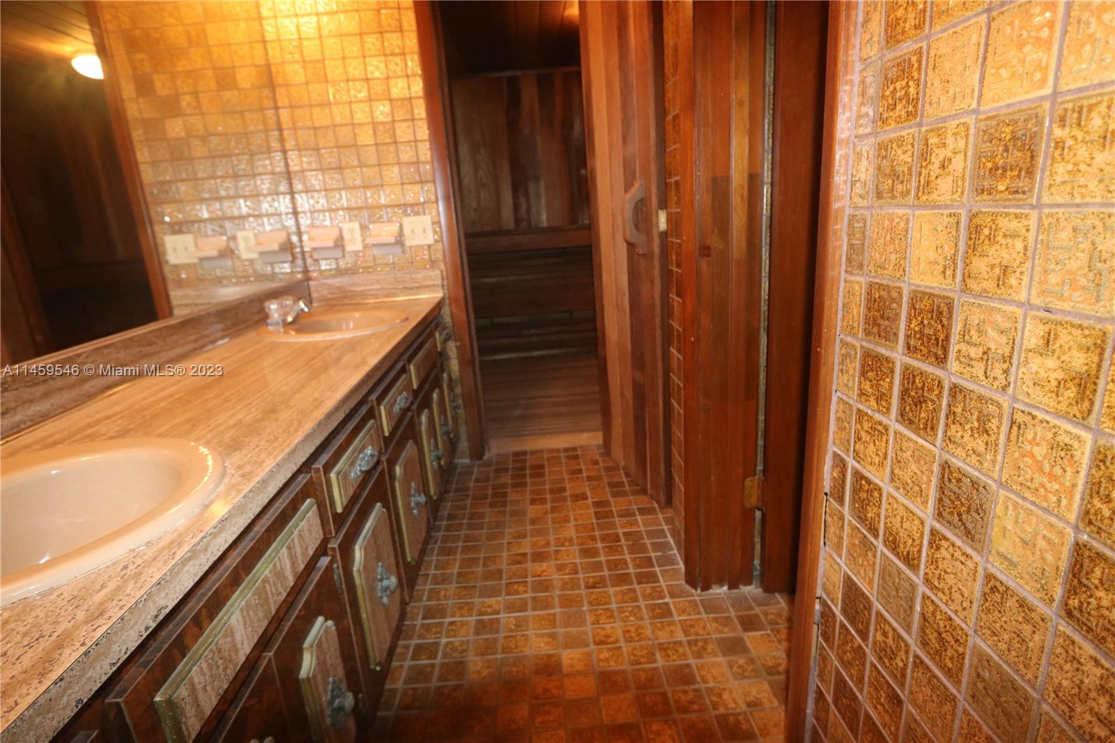 MIAMI LAKES LOCH LOMOND E - Residential