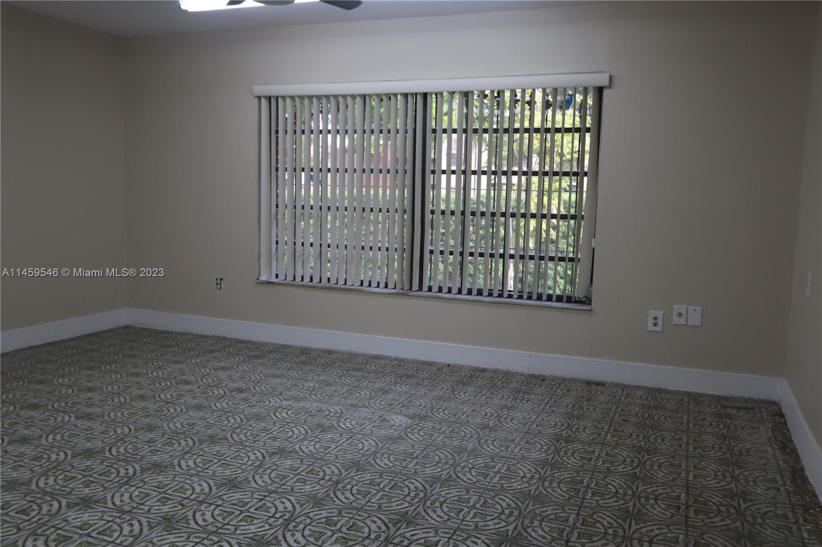 MIAMI LAKES LOCH LOMOND E - Residential