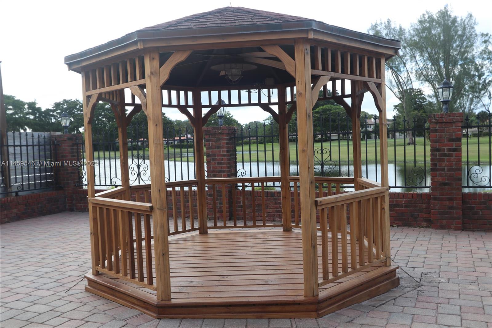 MIAMI LAKES LOCH LOMOND E - Residential