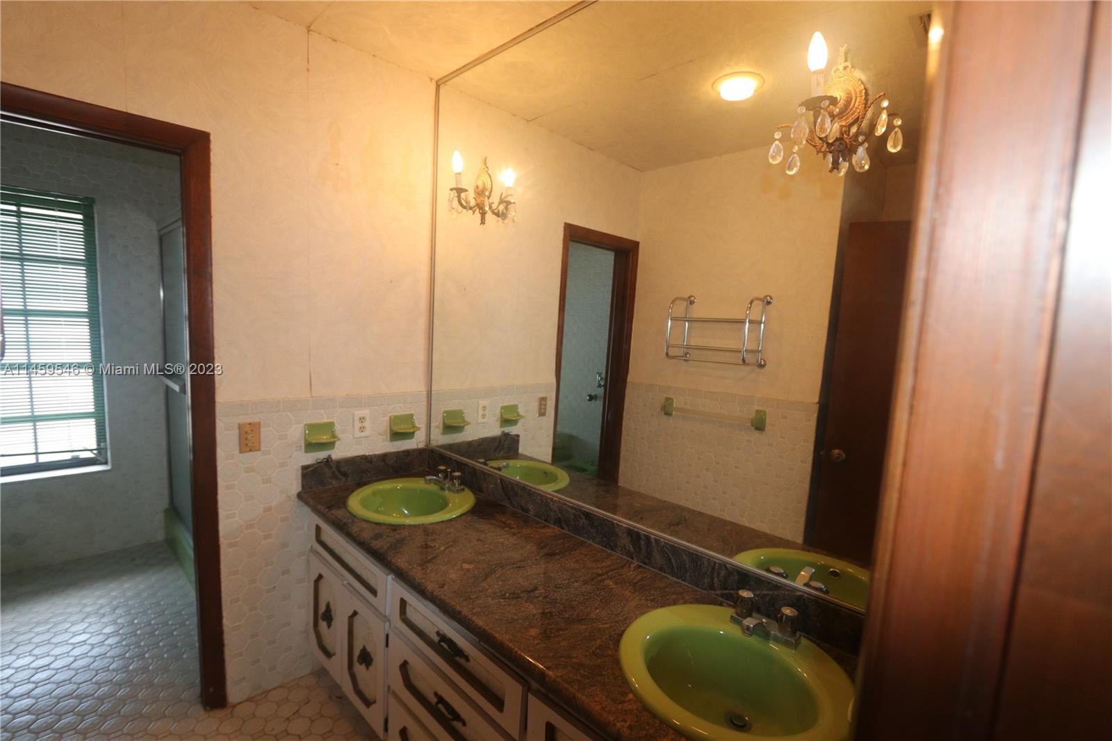 MIAMI LAKES LOCH LOMOND E - Residential