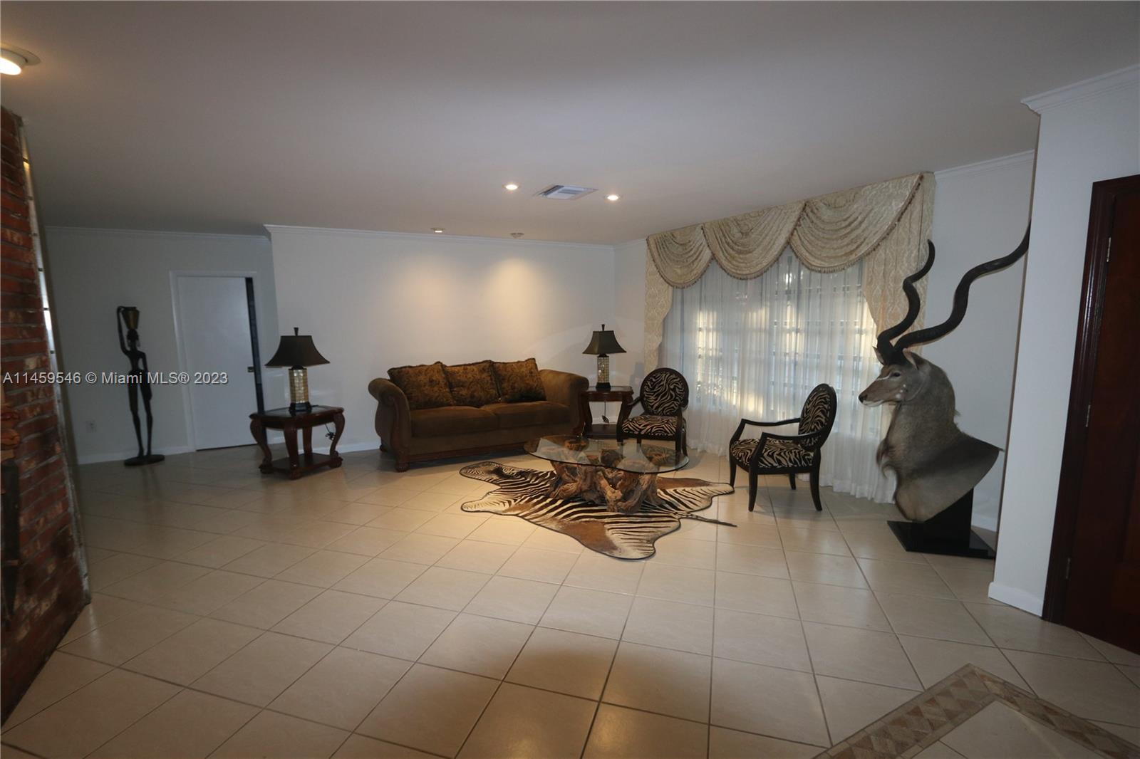 MIAMI LAKES LOCH LOMOND E - Residential