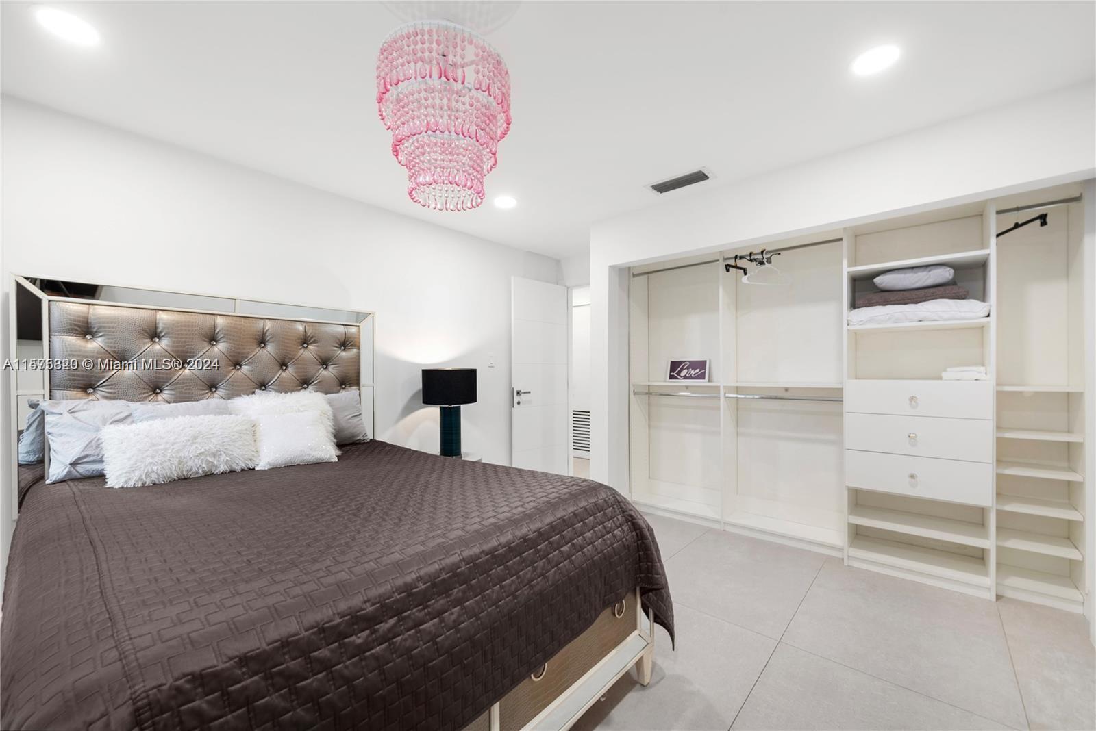 GOLDEN ISLES ESTATES FIRS - Residential