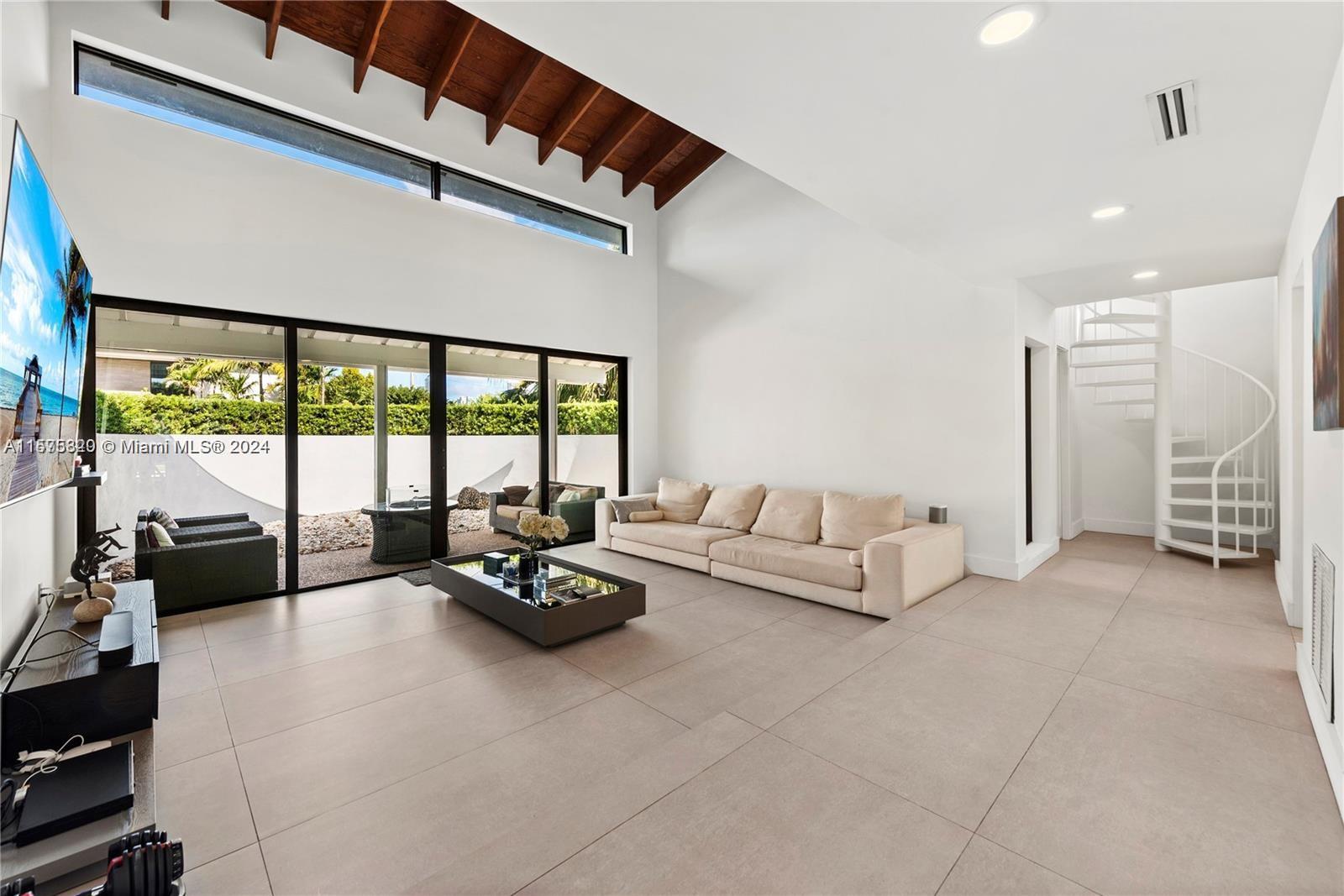 GOLDEN ISLES ESTATES FIRS - Residential