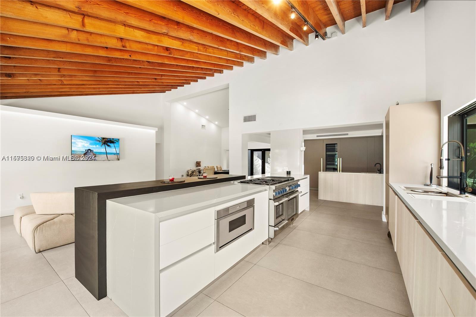 GOLDEN ISLES ESTATES FIRS - Residential