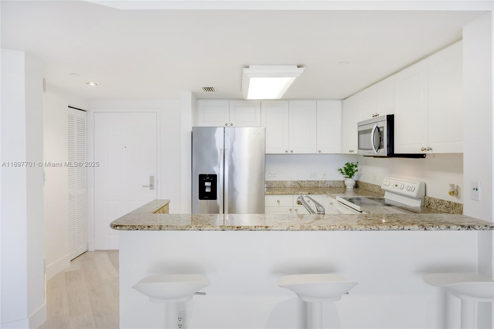 TURNBERRY ON THE GREEN CO - Residential Lease