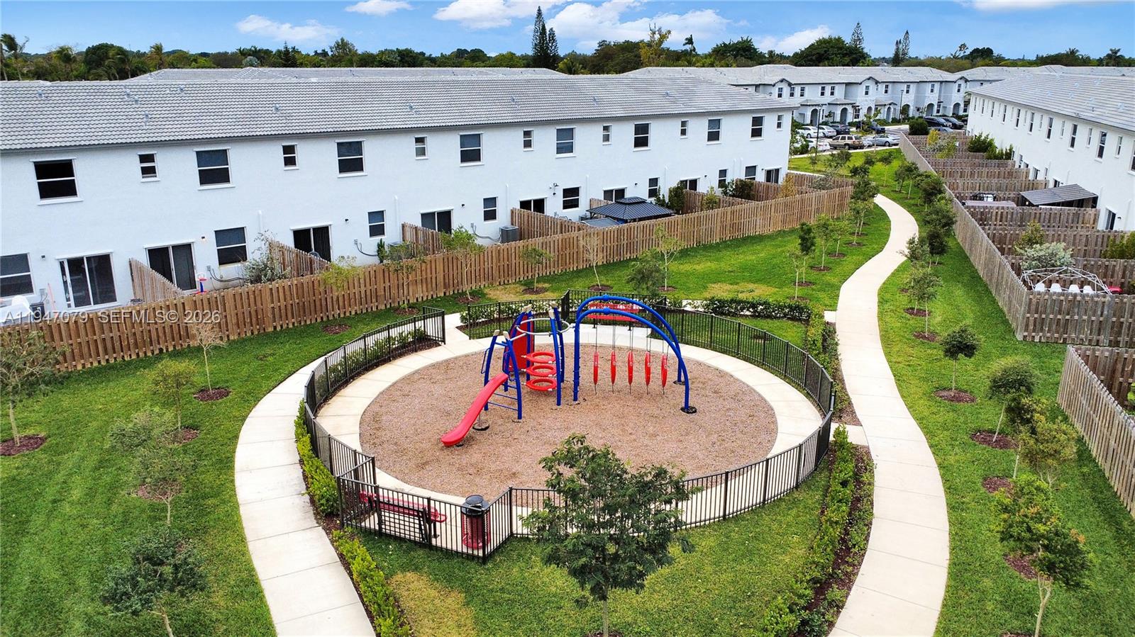 CEDAR POINTE - Residential