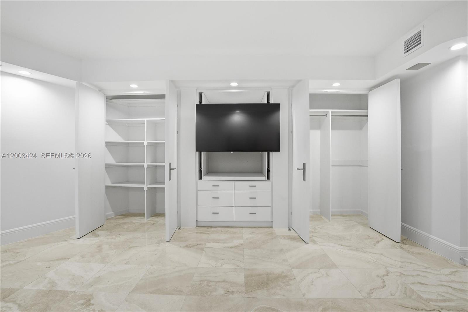 MAR-AZUL CONDO - Residential Lease