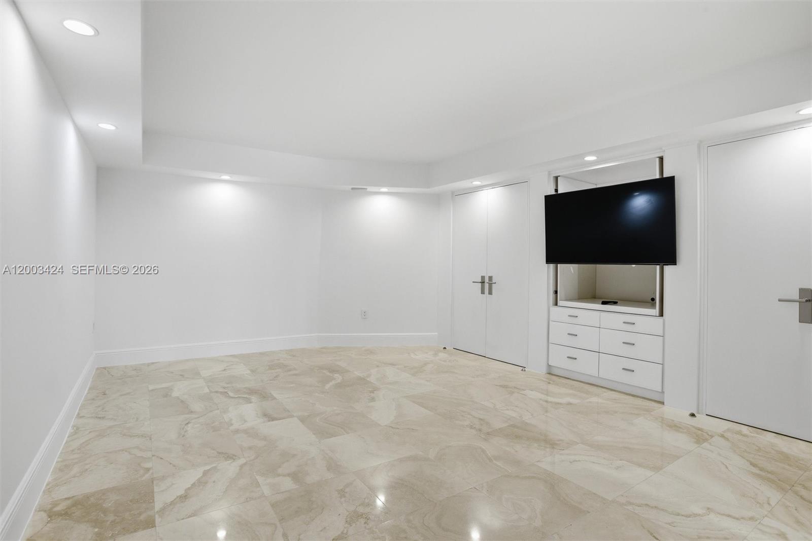 MAR-AZUL CONDO - Residential Lease