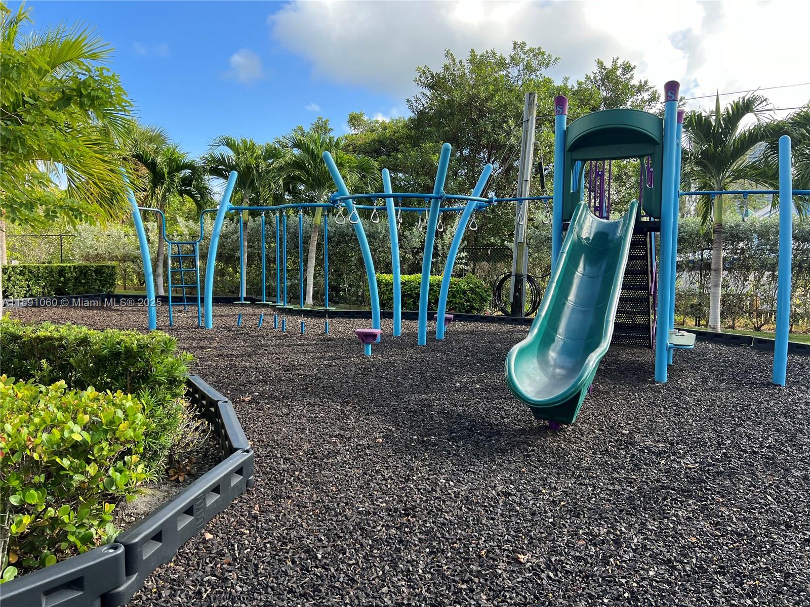 MARINA PALMS RESIDENCES S - Residential