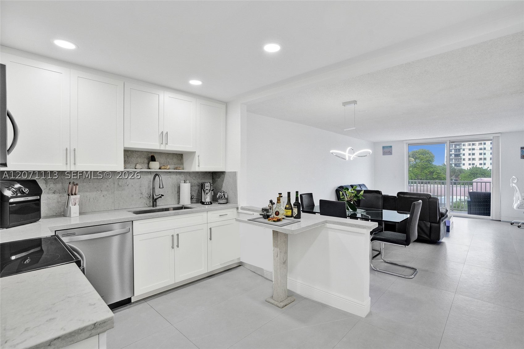 1401 S Ocean Dr 302