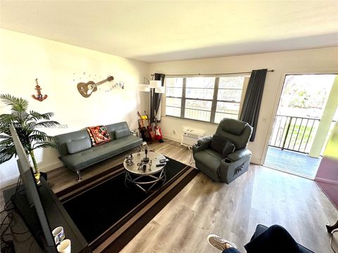 13500 SW 1st St 208U Pembroke Pines FL 33027