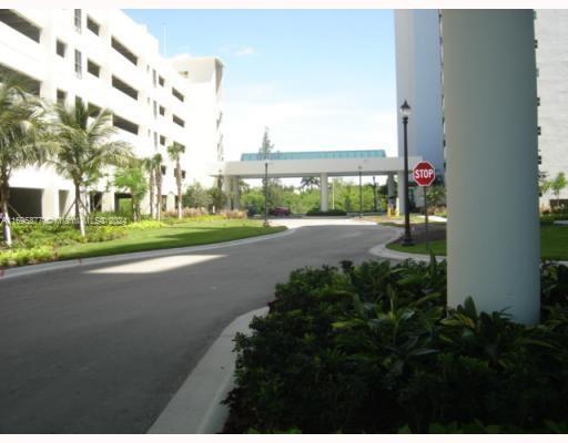 THE OAKS I CONDO - Residential Lease