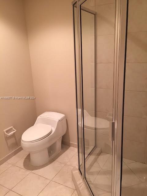 THE OAKS I CONDO - Residential Lease