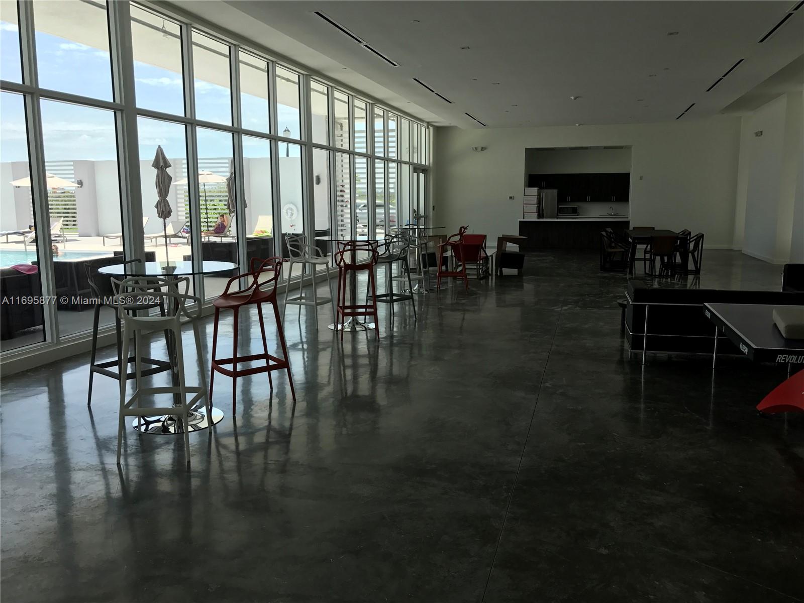 THE OAKS I CONDO - Residential Lease