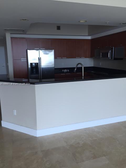 THE OAKS I CONDO - Residential Lease