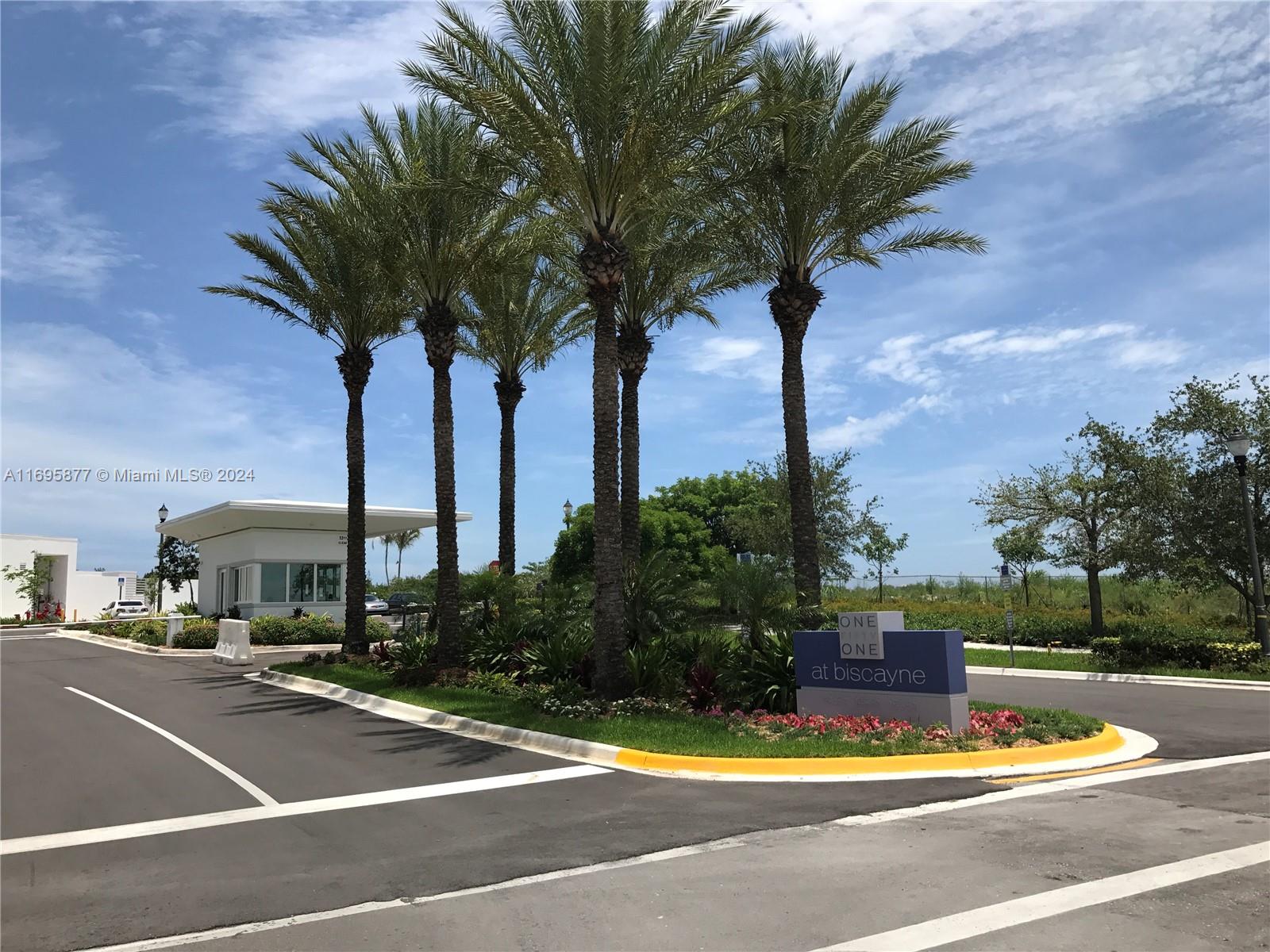 THE OAKS I CONDO - Residential Lease