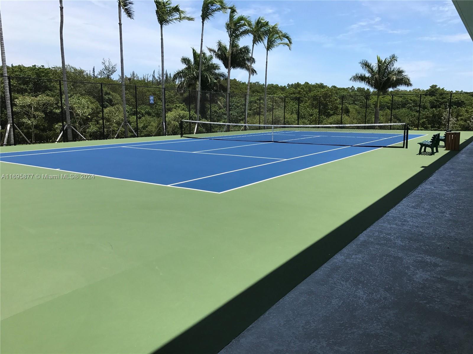 THE OAKS I CONDO - Residential Lease