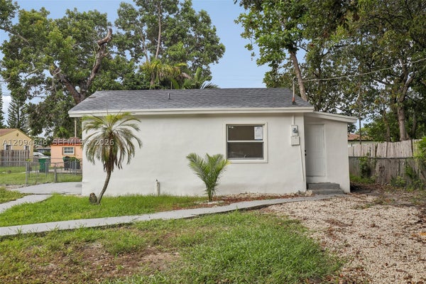 1063 NW 55TH TER, MIAMI, FL 33127 - Image fdd031d7717db37544cafd58e972de8a/2874883307