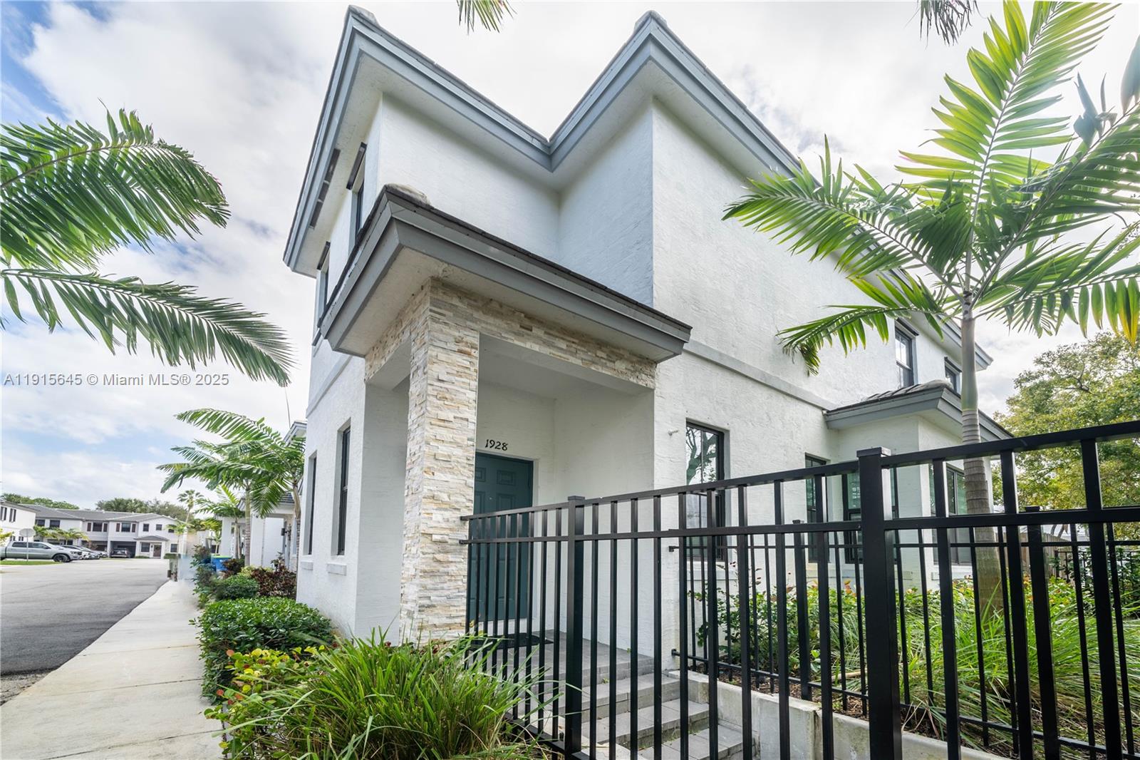 RIVERSIDE NO 2 - Residential