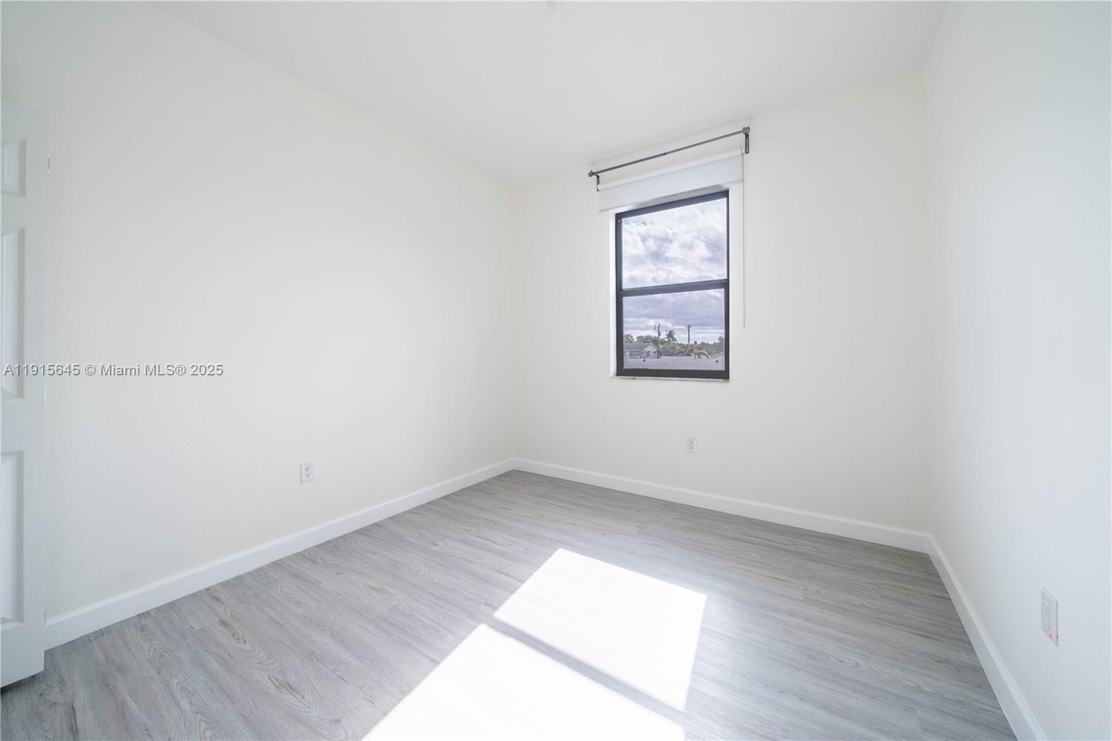 RIVERSIDE NO 2 - Residential