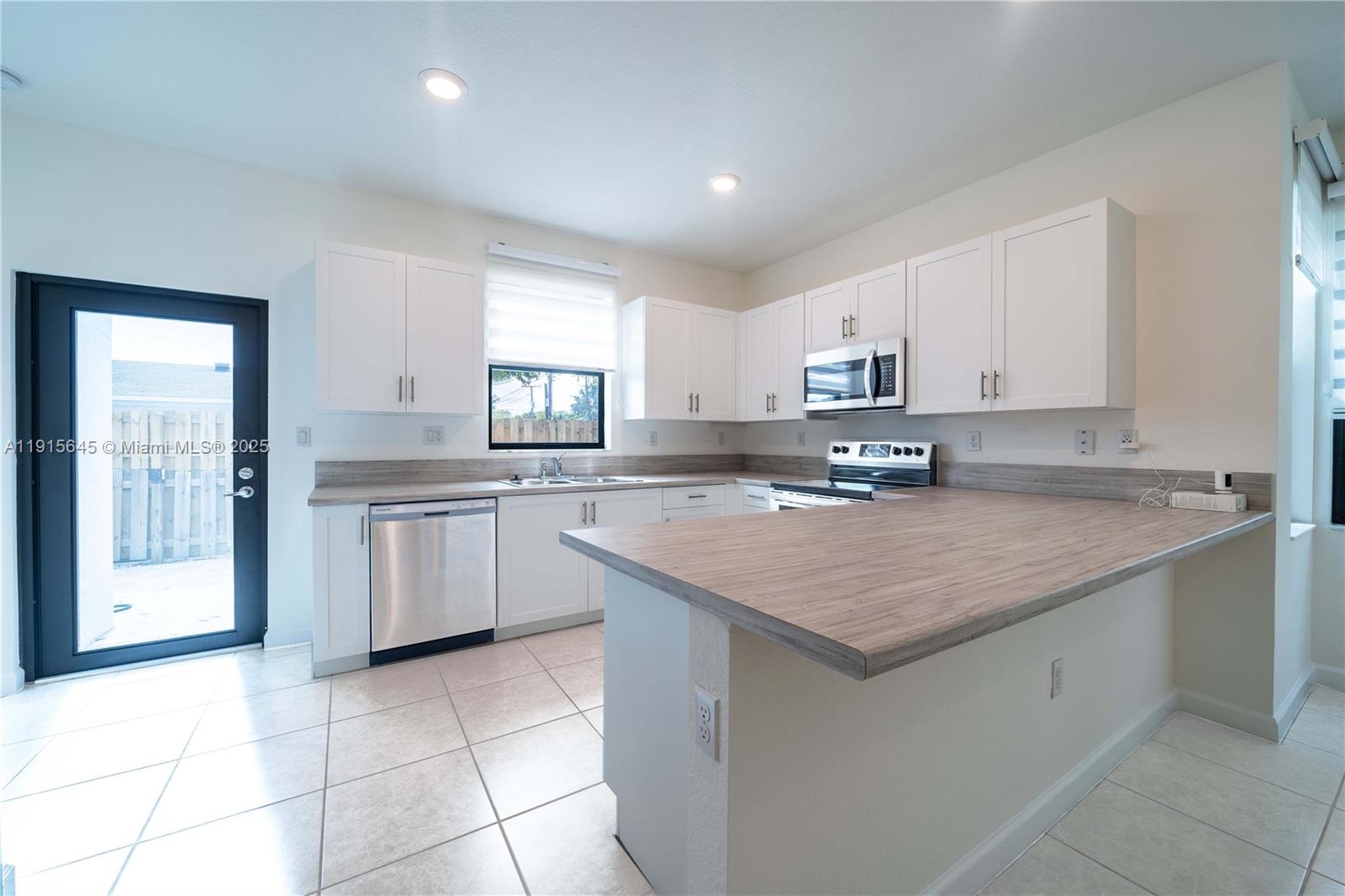 RIVERSIDE NO 2 - Residential